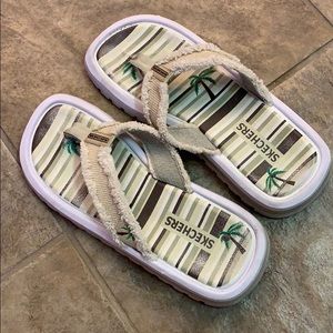 Women’s sketcher’s flip flops